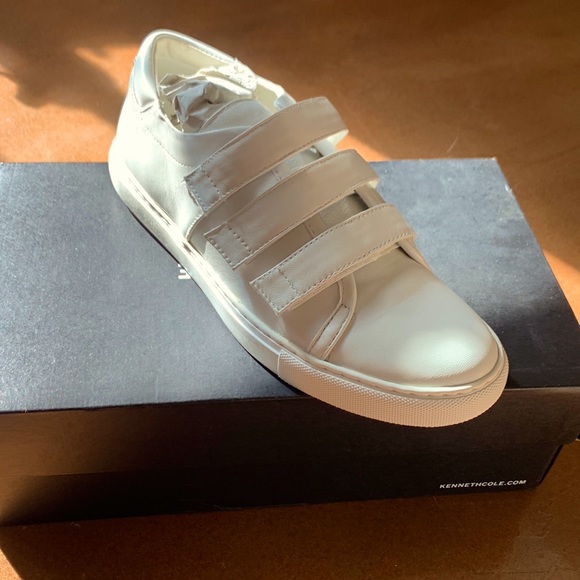 Velcro strap white sneakers - Picture 2 of 5